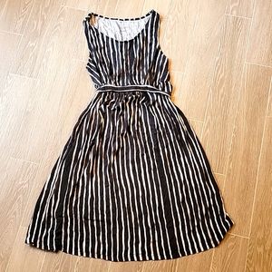 Liz Lange Maternity for Target Sleeveless Striped Dress Medium